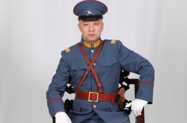 小五当官剧照